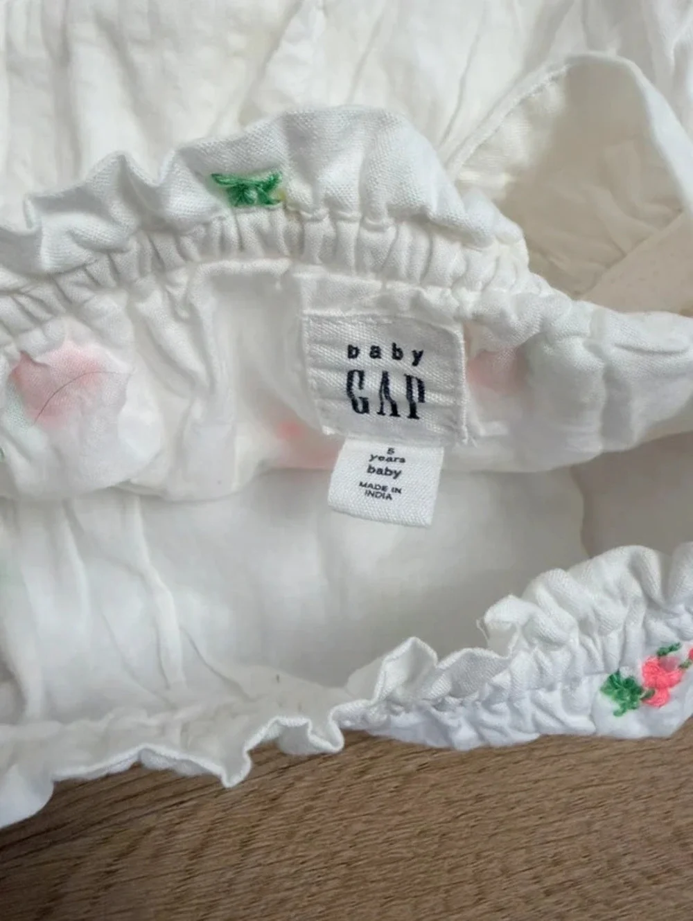 Baby Gap Girls White Floral Embroidered Dress Size 5 Years